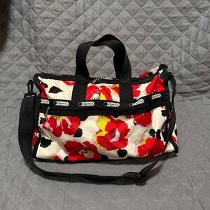 LeSportsac Medium Weekender Duffel Bag (garden poppy)